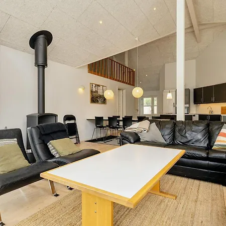 Casa de Férias 10 Person In Vaeggerlose-by Traum Bøtø By