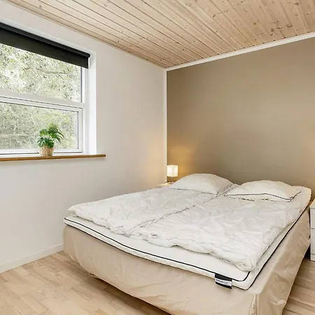 10 Person In Vaeggerlose-by Traum *
